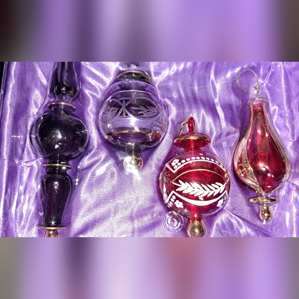 Gorgeous Museum THOMAS Series Christmas Ornaments Set Of 4 Purple  Satin Box